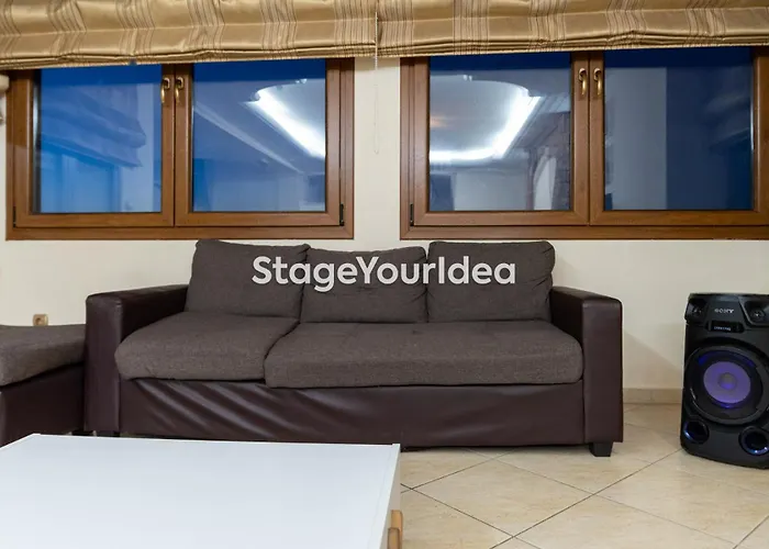 Luxury Appartment, Only 7 Minutes From Thessaloniki Airport And 15 Minutes From City Center ,For 8-23 People Also For Gatherings And Parties