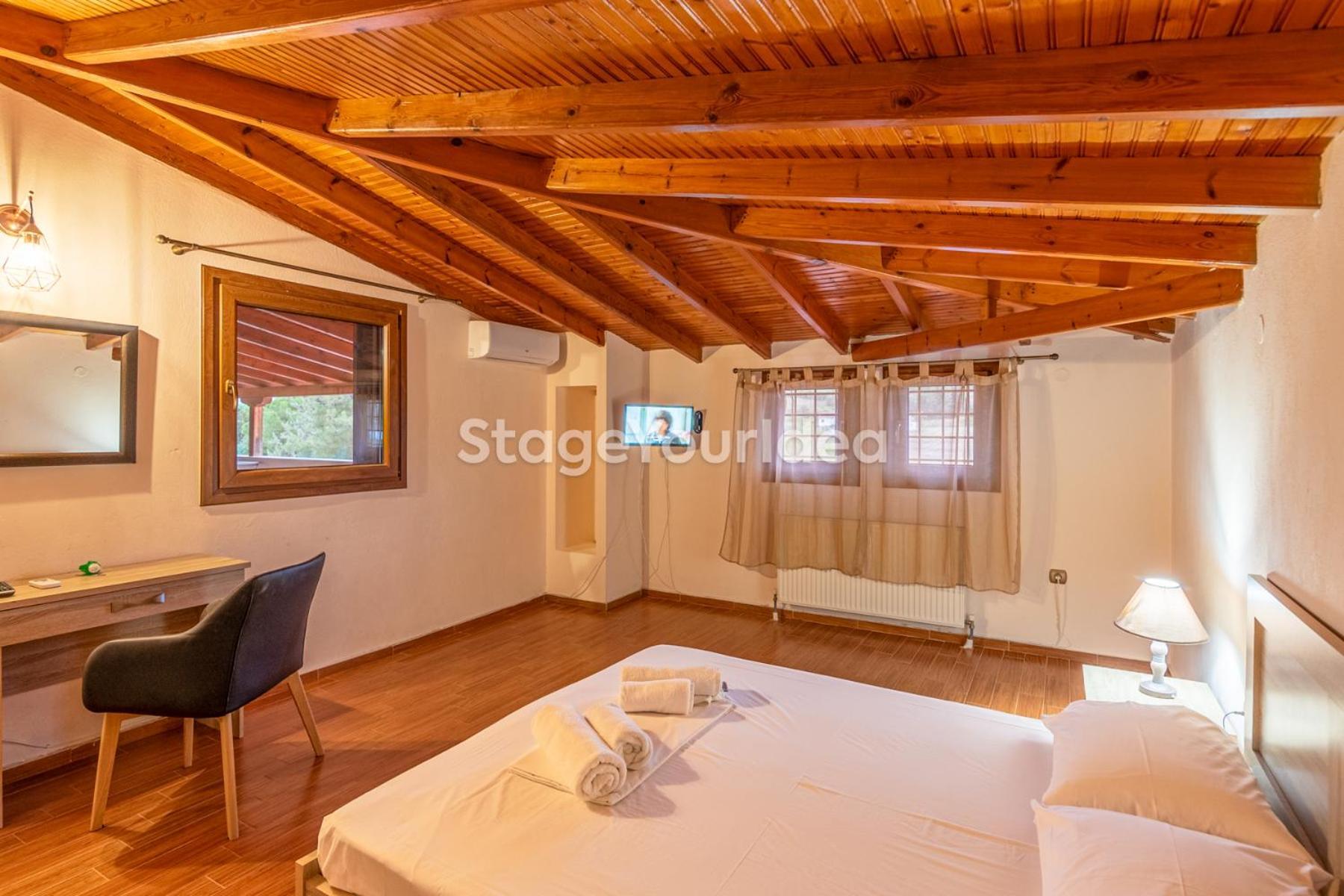 Luxury Appartment, Only 7 Minutes From Thessaloniki Airport And 15 Minutes From Center ,for 8-23 People Also For Gatherings And Parties * Neon Rysion