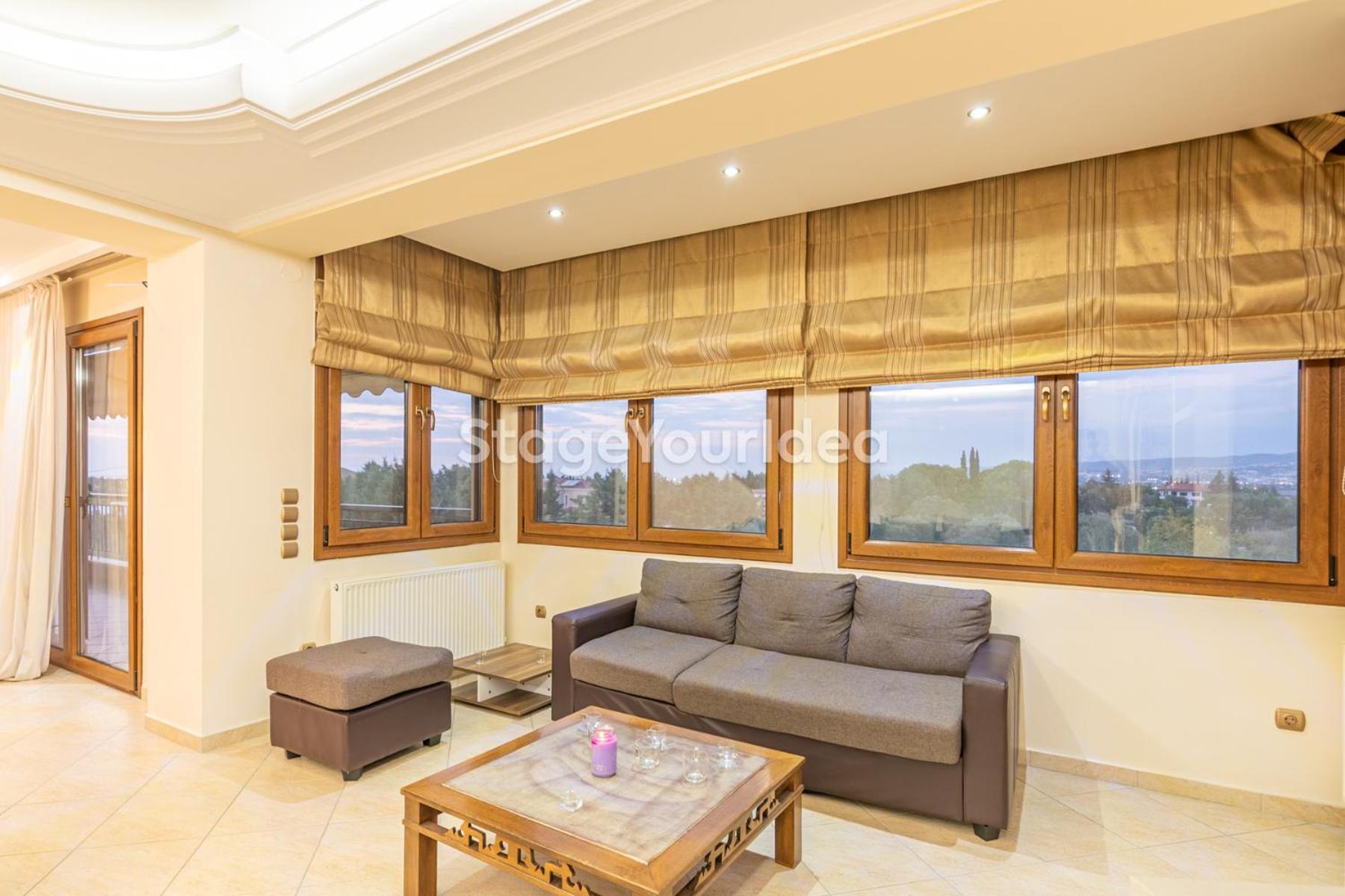 Luxury Appartment, Only 7 Minutes From Thessaloniki Airport And 15 Minutes From Center ,for 8-23 People Also For Gatherings And Parties * Neon Rysion