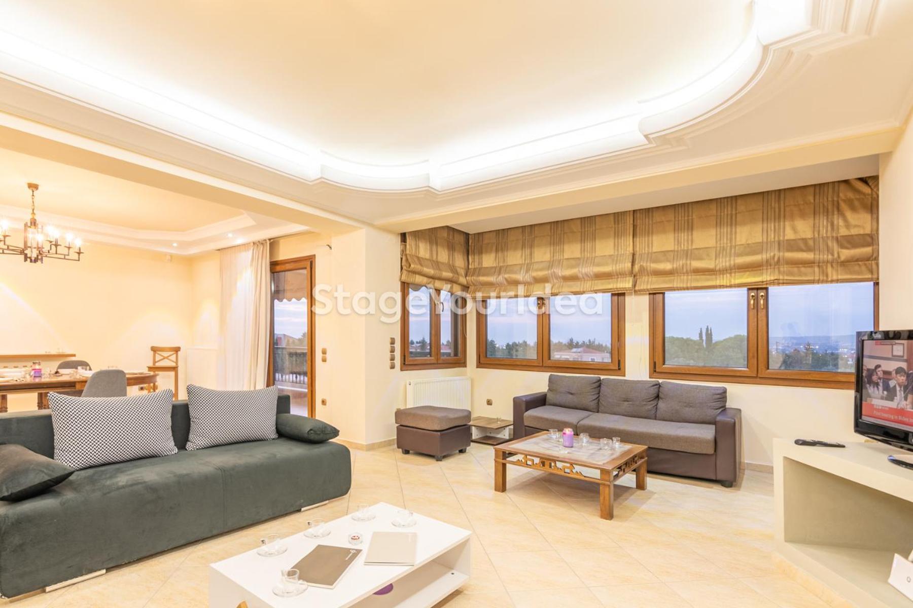 Luxury Appartment, Only 7 Minutes From Thessaloniki Airport And 15 Minutes From Center ,for 8-23 People Also For Gatherings And Parties *
