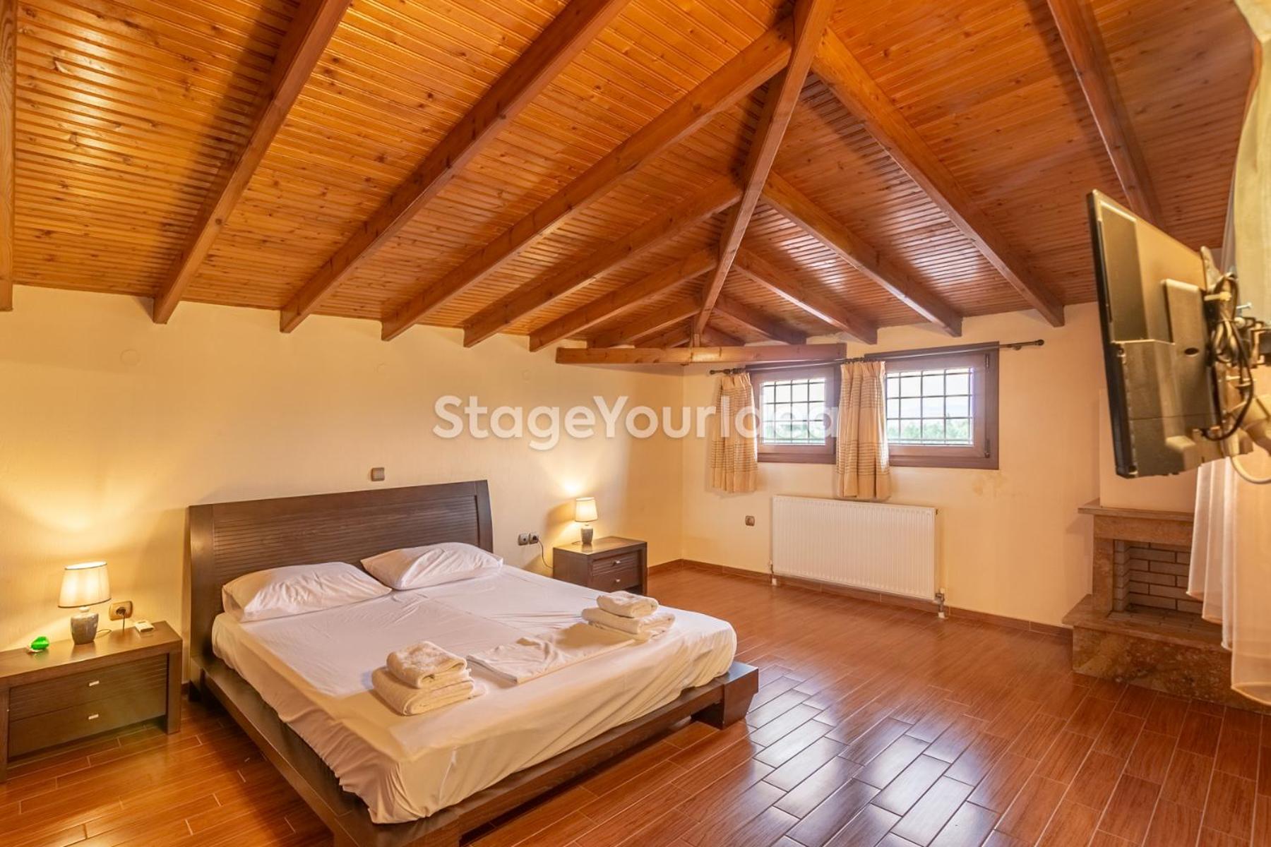 Luxury Appartment, Only 7 Minutes From Thessaloniki Airport And 15 Minutes From Center ,for 8-23 People Also For Gatherings And Parties Apartment Neon Rysion