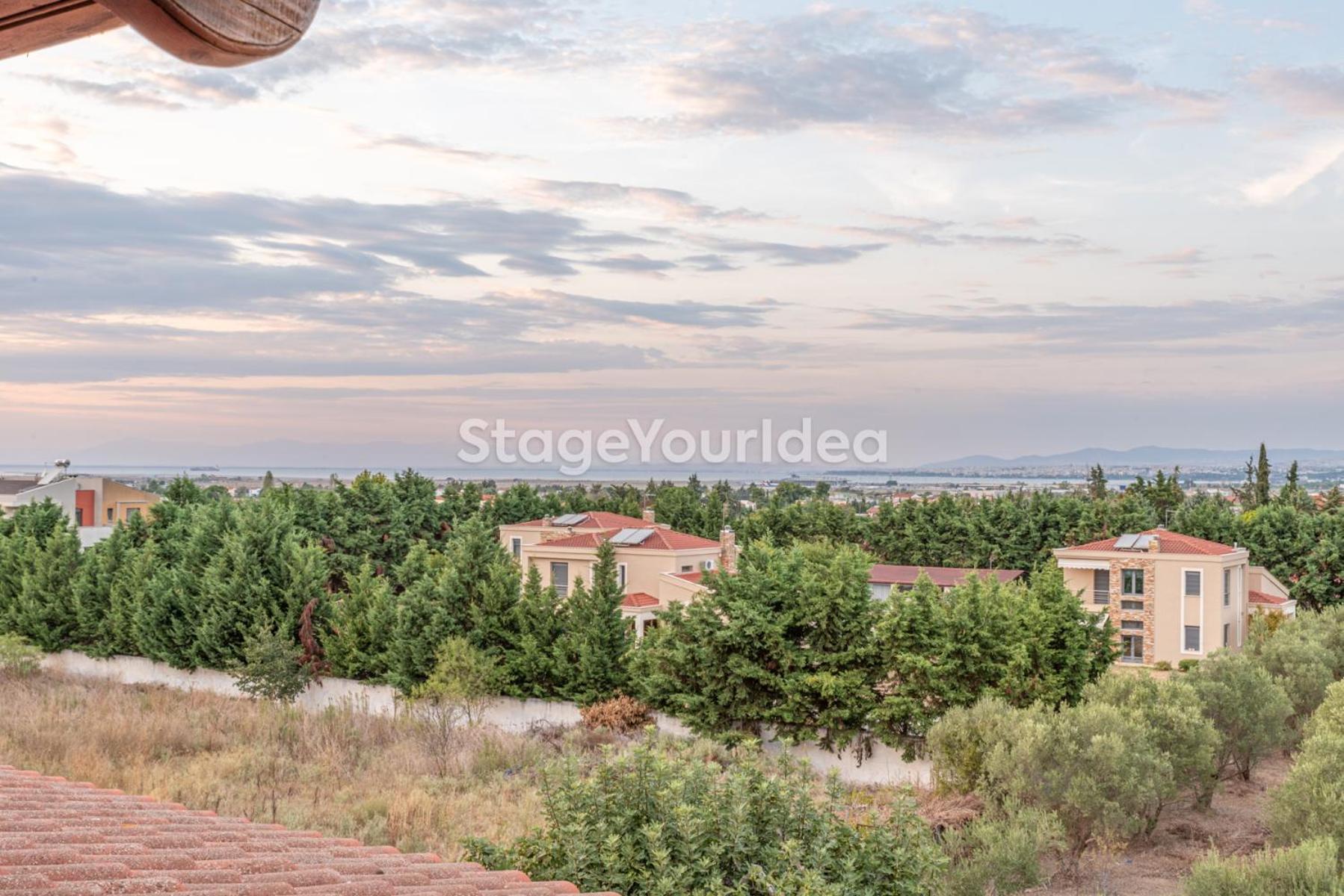 Luxury Appartment, Only 7 Minutes From Thessaloniki Airport And 15 Minutes From Center ,for 8-23 People Also For Gatherings And Parties *