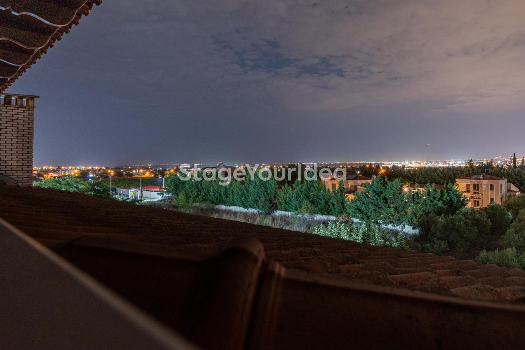 Luxury Appartment, Only 7 Minutes From Thessaloniki Airport And 15 Minutes From Center ,for 8-23 People Also For Gatherings And Parties Neon Rysion