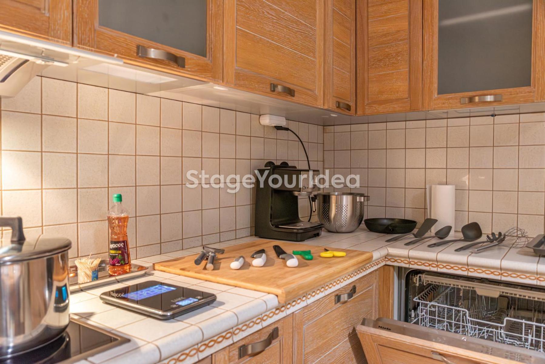 Apartment Luxury Appartment, Only 7 Minutes From Thessaloniki Airport And 15 Minutes From Center ,for 8-23 People Also For Gatherings And Parties