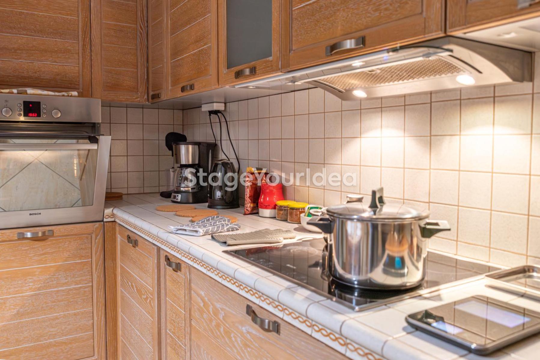 Luxury Appartment, Only 7 Minutes From Thessaloniki Airport And 15 Minutes From Center ,for 8-23 People Also For Gatherings And Parties Neon Rysion