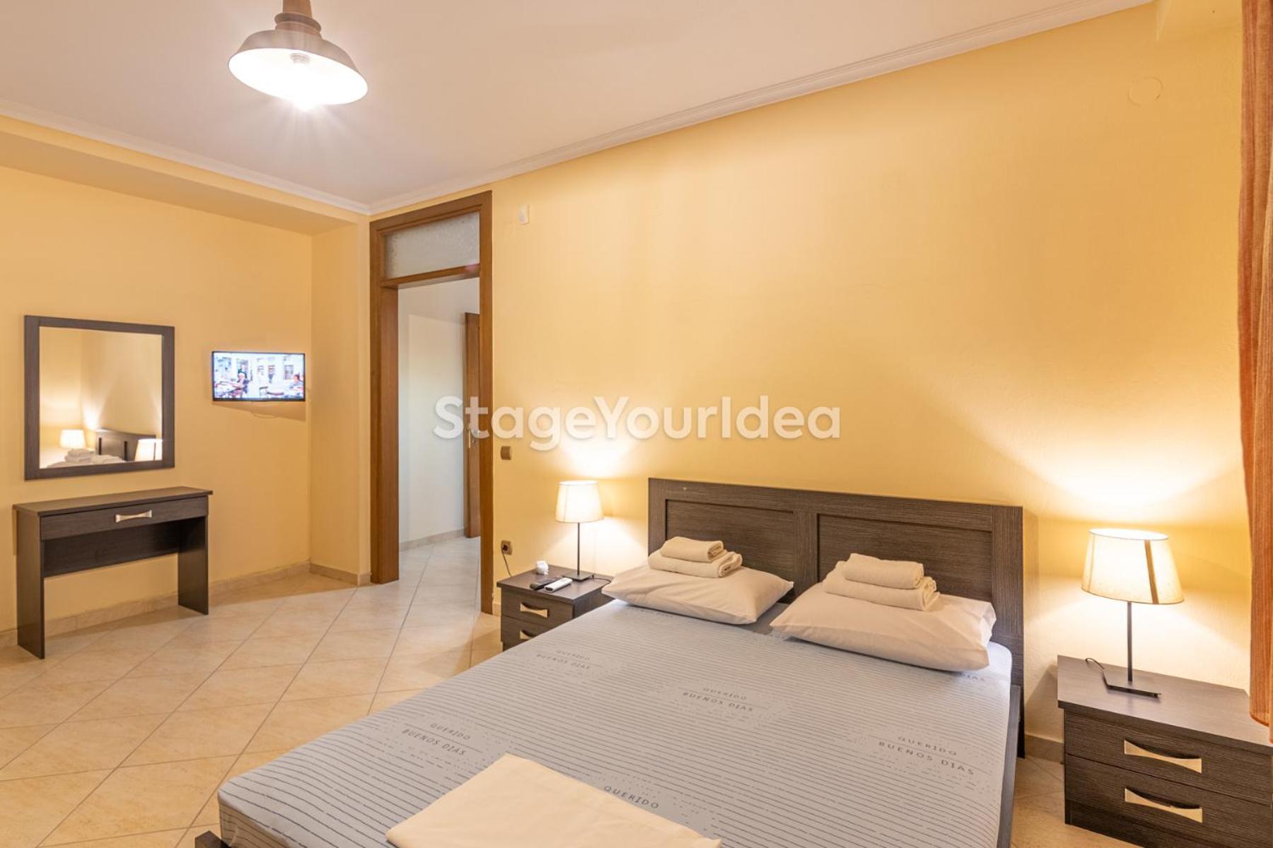 Luxury Appartment, Only 7 Minutes From Thessaloniki Airport And 15 Minutes From Center ,for 8-23 People Also For Gatherings And Parties *