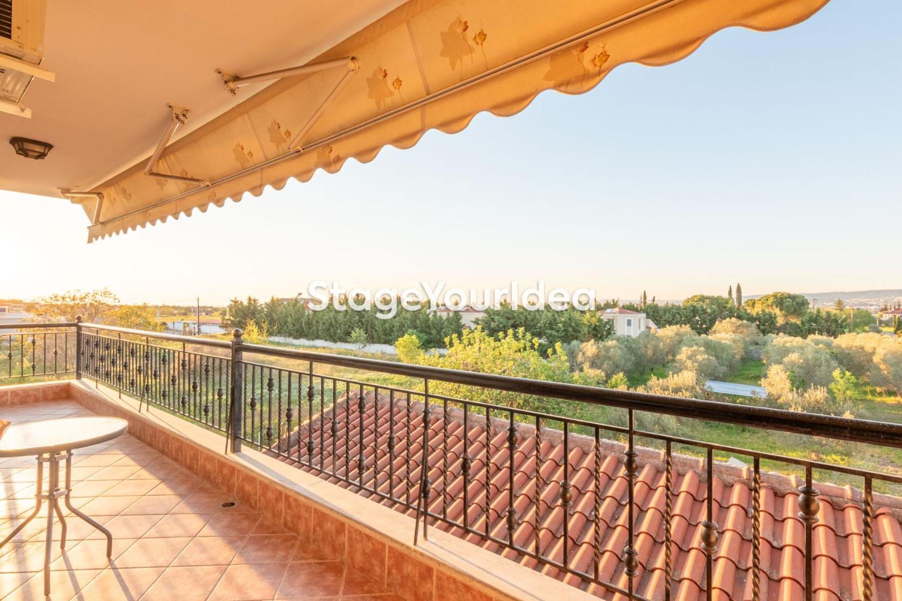 Apartment Luxury Appartment, Only 7 Minutes From Thessaloniki Airport And 15 Minutes From Center ,for 8-23 People Also For Gatherings And Parties *